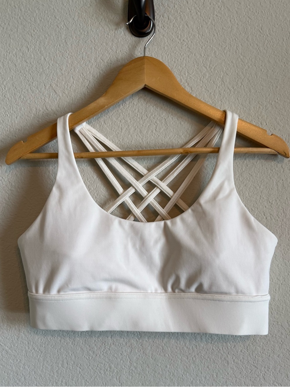 Savvi Sun Bra White Strappy Crisscross Back Padded Sports Bralette Size XL